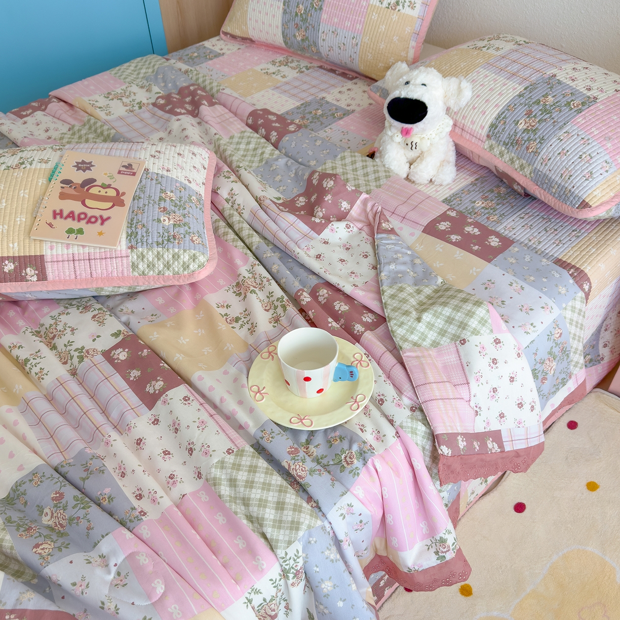 91家纺网 家纺一手货源 找家纺 赫梵茜 2025新款手工缝制踩棉纯棉韩系花边慵懒又高级双面纯棉印花春秋被被子被芯 款款诗意粉