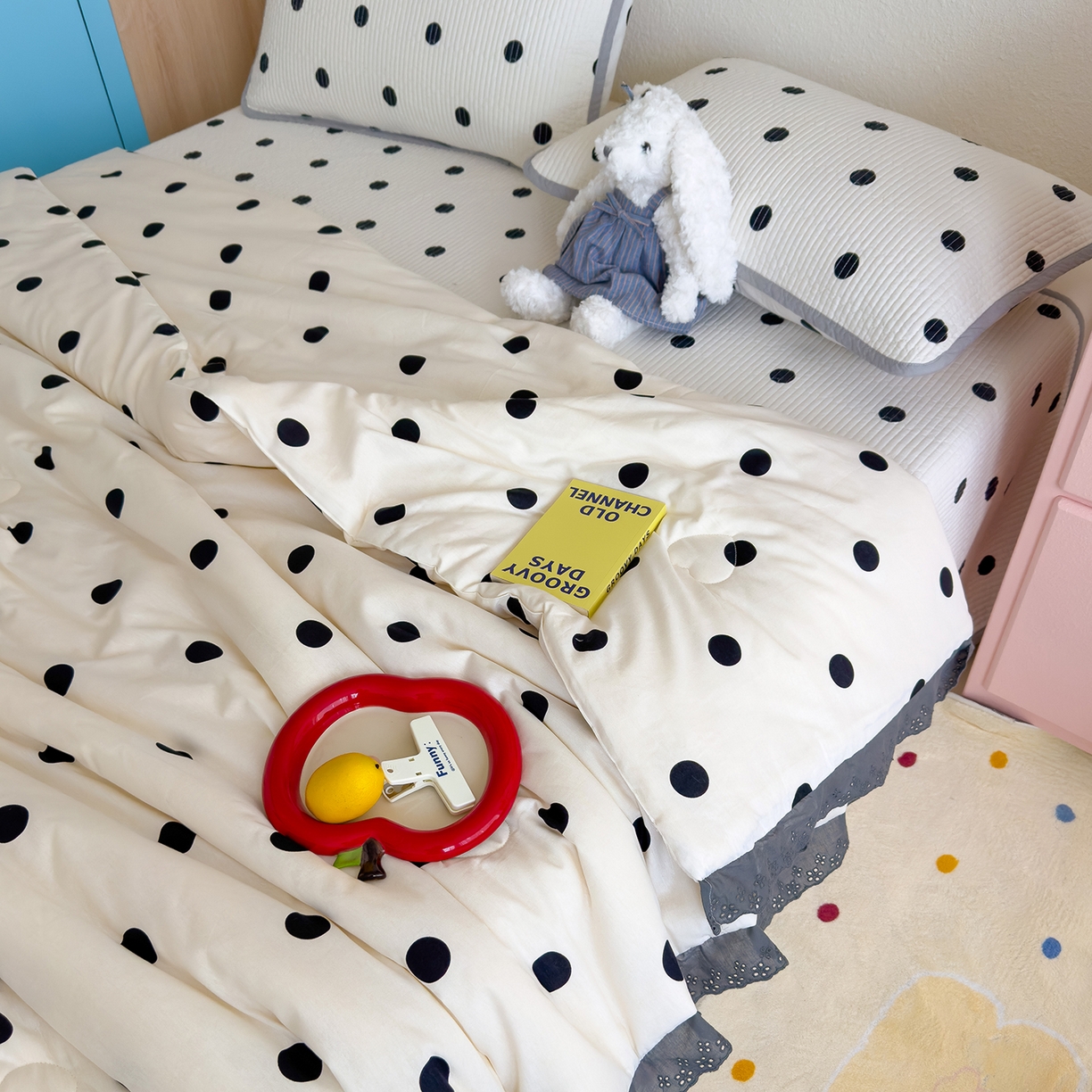 91家纺网 家纺一手货源 找家纺 赫梵茜 2025新款手工缝制踩棉纯棉韩系花边慵懒又高级双面纯棉印花春秋被被子被芯 奶油波点