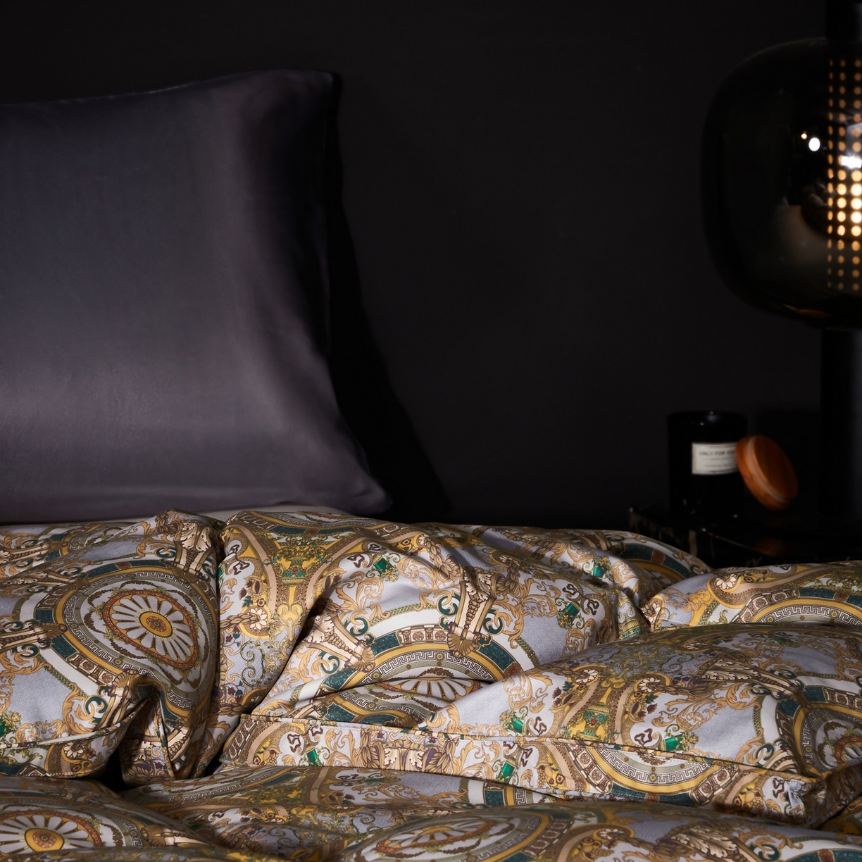 91家纺网 家纺一手货源 找家纺 织梦人羽绒工厂店 2025新款高蓬松羽绒羽毛被大牌同款花型 罗马风情