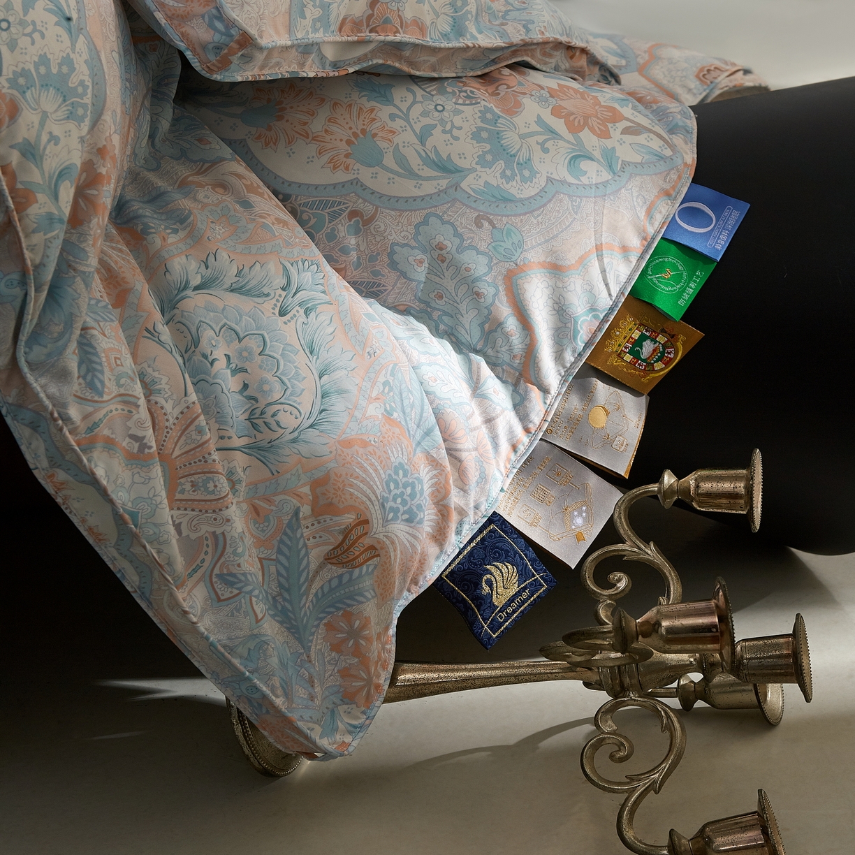 91家纺网 家纺一手货源 找家纺 织梦人羽绒工厂店 2025新款高蓬松羽绒羽毛被大牌同款花型 尊羽