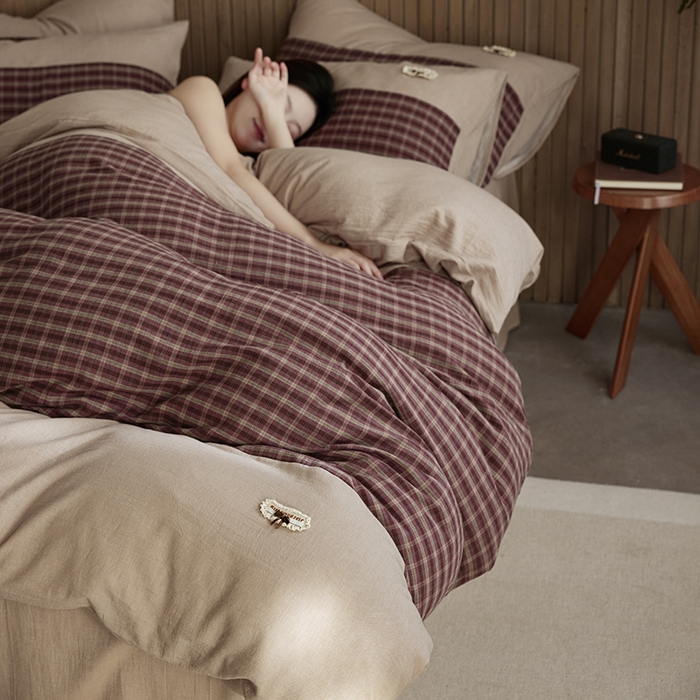 91家纺网 家纺一手货源 找家纺 安莱生活 2025新款全棉纯棉色织磨毛简逸格调四件套 蜜格恋