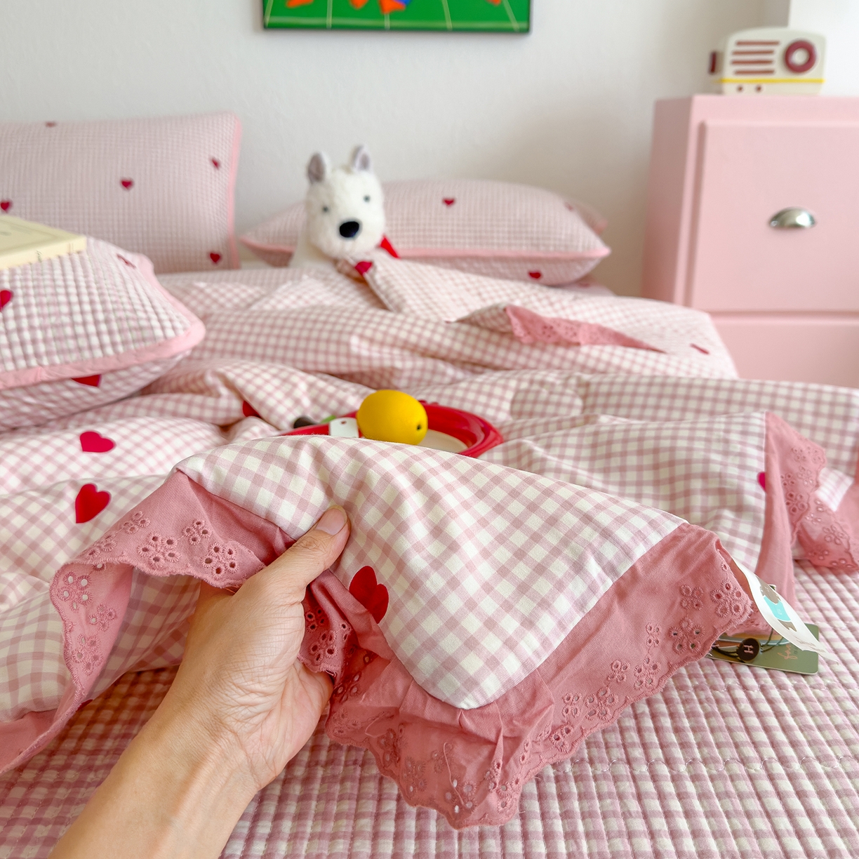 91家纺网 家纺一手货源 找家纺 赫梵茜 2025新款高温砂洗全棉床盖单品床盖床盖单件床盖三件套【可搭配同款春秋被】 格子爱心粉