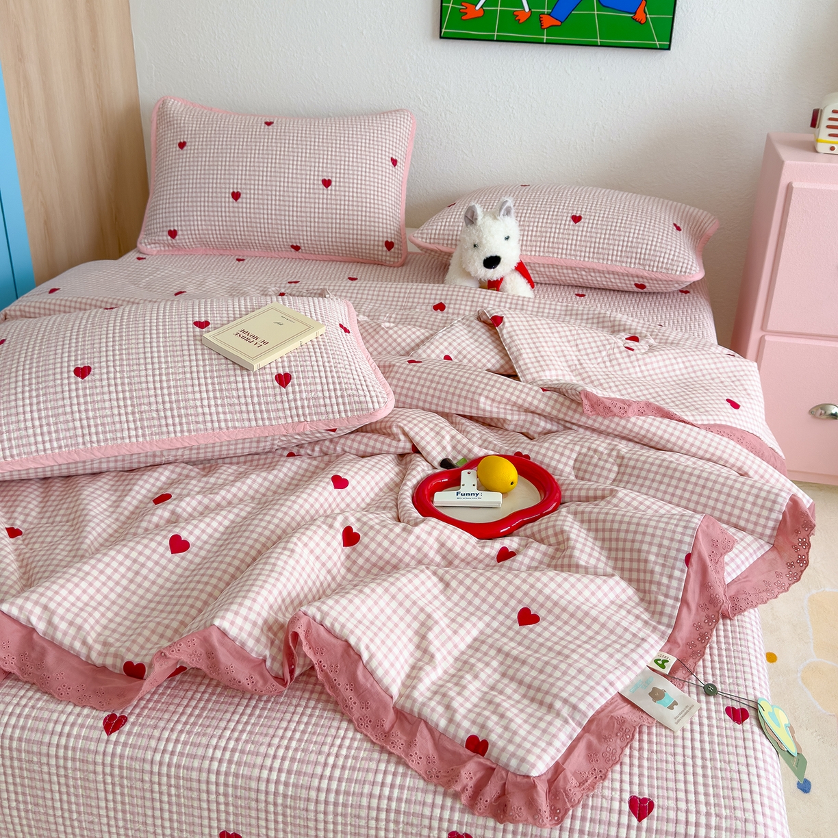 91家纺网 家纺一手货源 找家纺 赫梵茜 2025新款高温砂洗全棉床盖单品床盖床盖单件床盖三件套【可搭配同款春秋被】 格子爱心粉