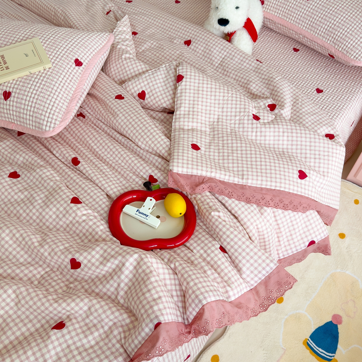 91家纺网 家纺一手货源 找家纺 赫梵茜 2025新款高温砂洗全棉床盖单品床盖床盖单件床盖三件套【可搭配同款春秋被】 格子爱心粉