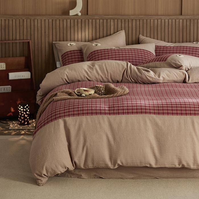 91家纺网 家纺一手货源 找家纺 安莱生活 2025新款全棉纯棉色织磨毛简逸格调四件套 恬梦格