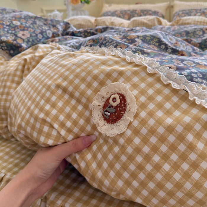 91家纺网 家纺一手货源 找家纺 安莱生活 2025新款全棉纯棉小碎花刺绣花边款四件套 静时光