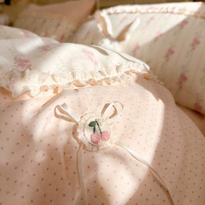 91家纺网 家纺一手货源 找家纺 安莱生活 2025新款全棉纯棉小碎花刺绣花边款四件套 小花絮