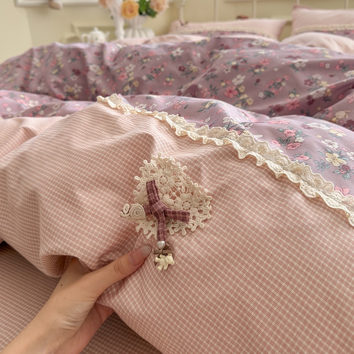 91家纺网 家纺一手货源 找家纺 安莱生活 2025新款全棉纯棉小碎花刺绣花边款四件套 紫萝梦