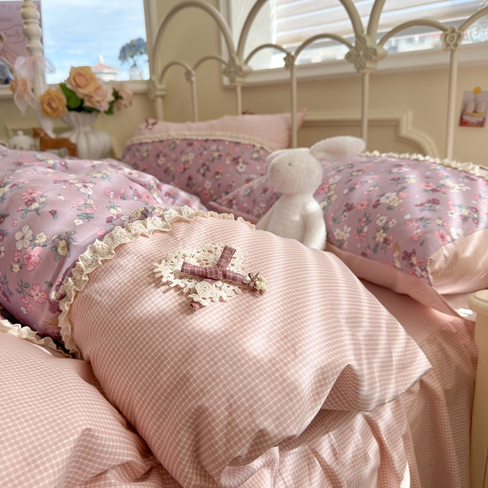 91家纺网 家纺一手货源 找家纺 安莱生活 2025新款全棉纯棉小碎花刺绣花边款四件套 紫萝梦