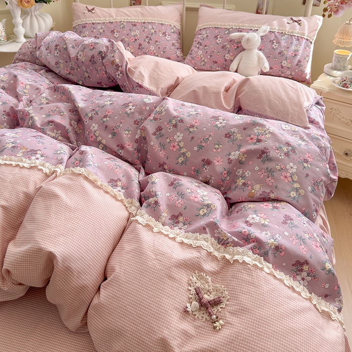 91家纺网 家纺一手货源 找家纺 安莱生活 2025新款全棉纯棉小碎花刺绣花边款四件套 紫萝梦