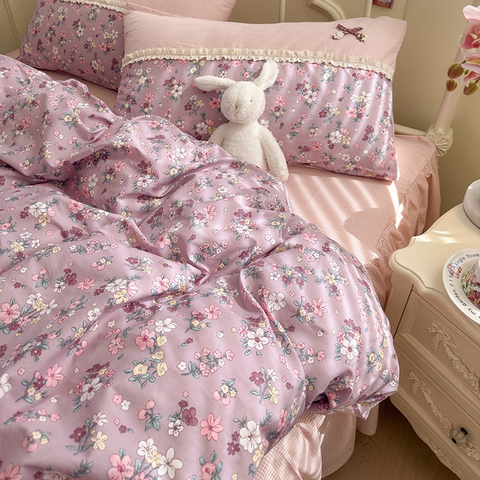 91家纺网 家纺一手货源 找家纺 安莱生活 2025新款全棉纯棉小碎花刺绣花边款四件套 紫萝梦