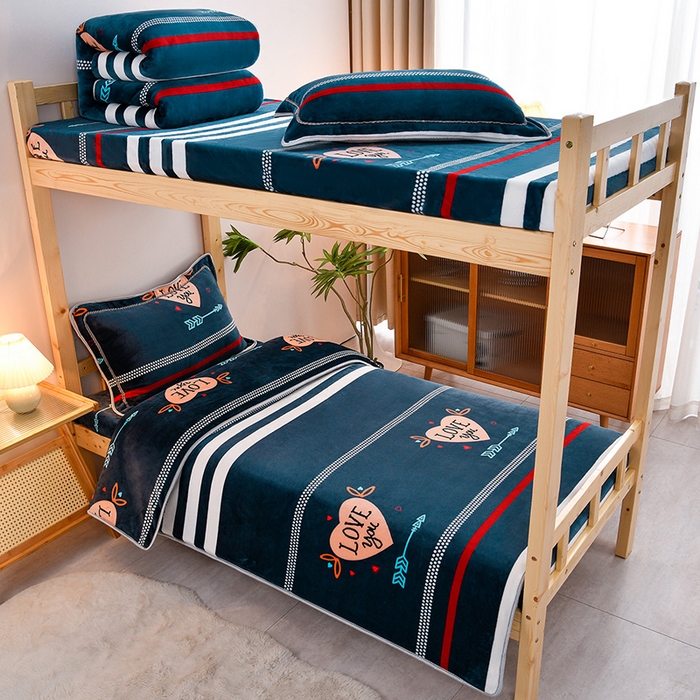 91家纺网 家纺一手货源 找家纺 牵梦萦 2025新款牛奶绒学生三件套 匆匆那年