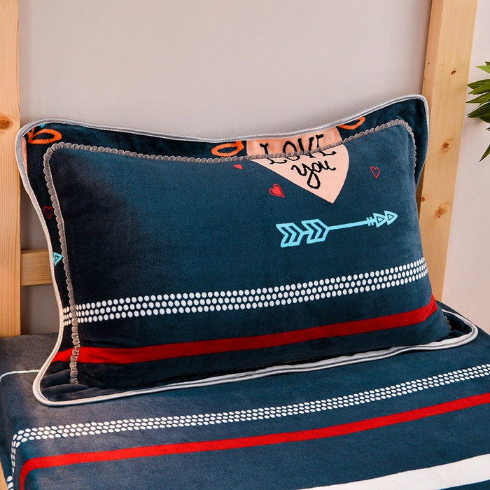 91家纺网 家纺一手货源 找家纺 牵梦萦 2025新款牛奶绒学生三件套 匆匆那年