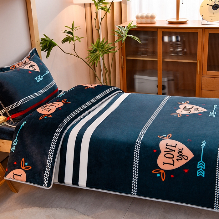 91家纺网 家纺一手货源 找家纺 牵梦萦 2025新款牛奶绒学生三件套 匆匆那年