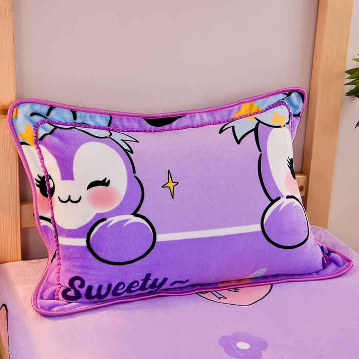 91家纺网 家纺一手货源 找家纺 牵梦萦 2025新款牛奶绒学生三件套 菲菲兔