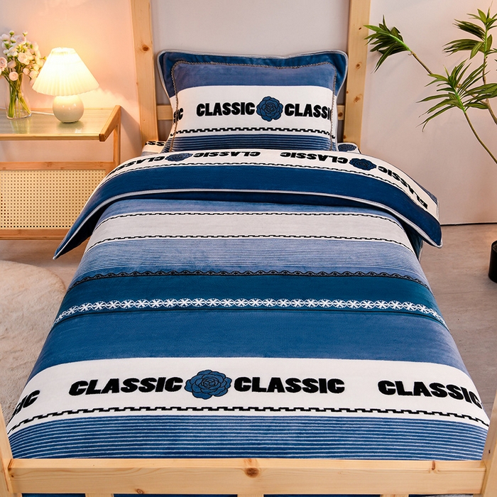 91家纺网 家纺一手货源 找家纺 牵梦萦 2025新款牛奶绒学生三件套 夏兰