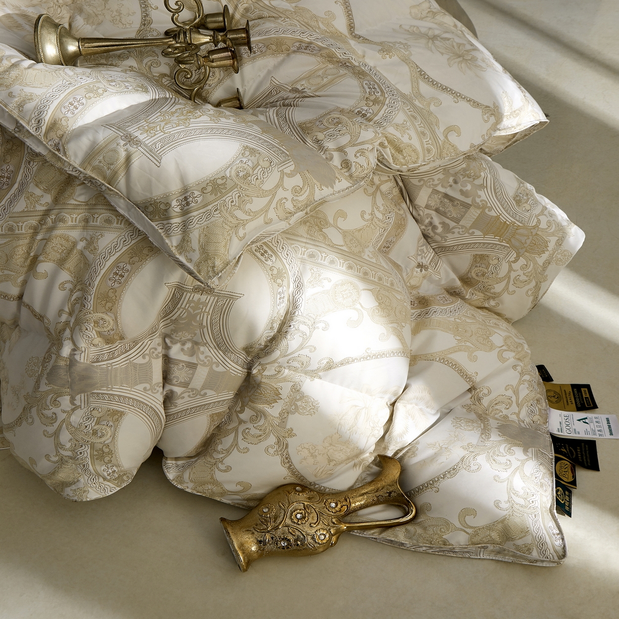 91家纺网 家纺一手货源 找家纺 织梦人羽绒工厂店 2025新款高蓬松羽绒被95鹅绒大牌同款花型 爱丁堡珍珠白