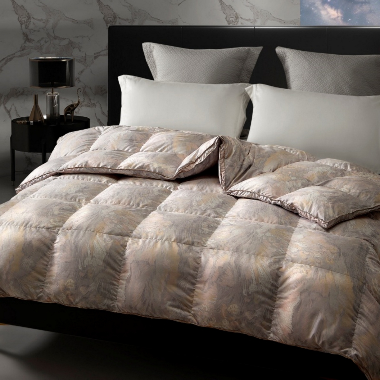 91家纺网 家纺一手货源 找家纺 织梦人羽绒工厂店 2025新款高蓬松羽绒被95鹅绒大牌同款花型 观沧海粉