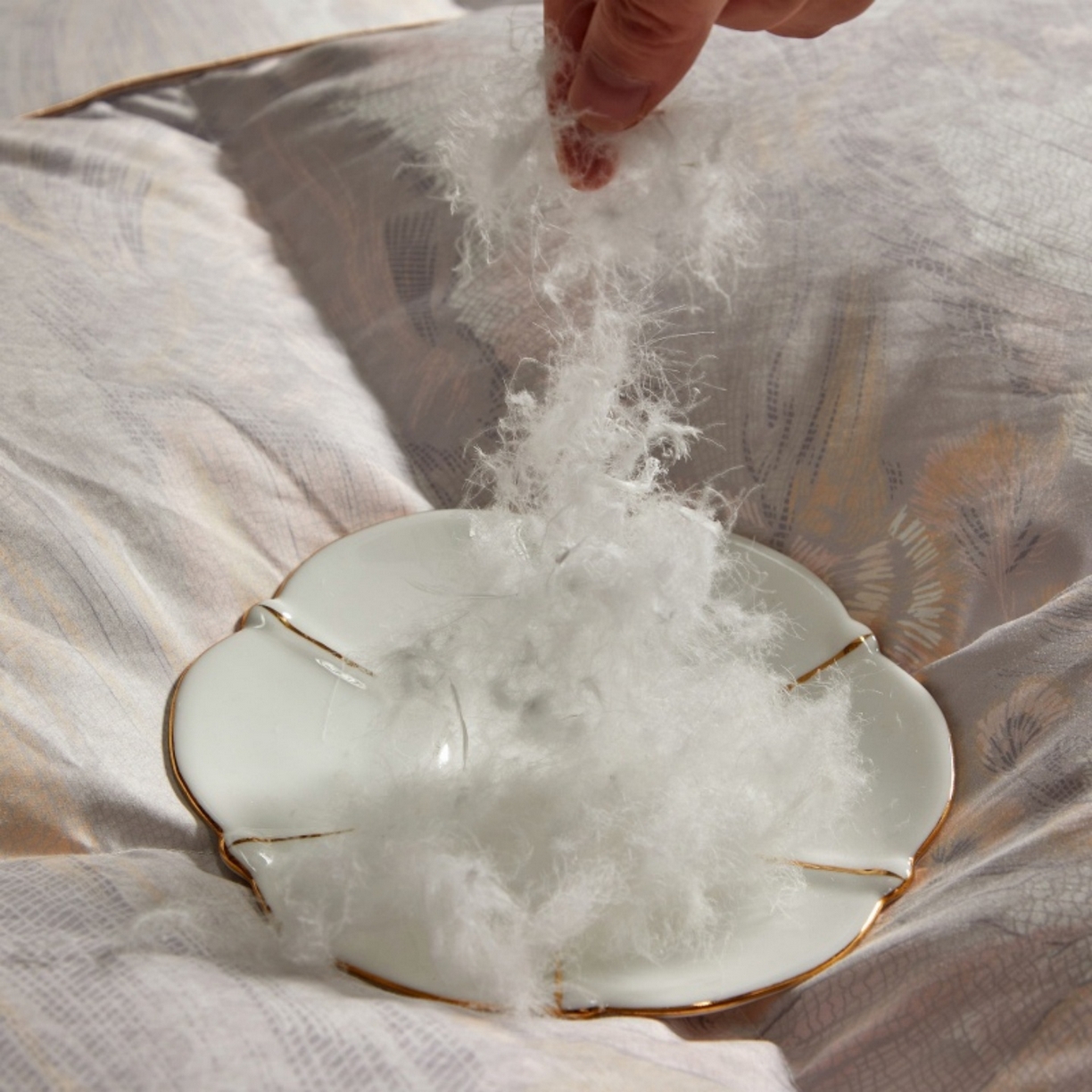 91家纺网 家纺一手货源 找家纺 织梦人羽绒工厂店 2025新款高蓬松羽绒被95鹅绒大牌同款花型 观沧海粉