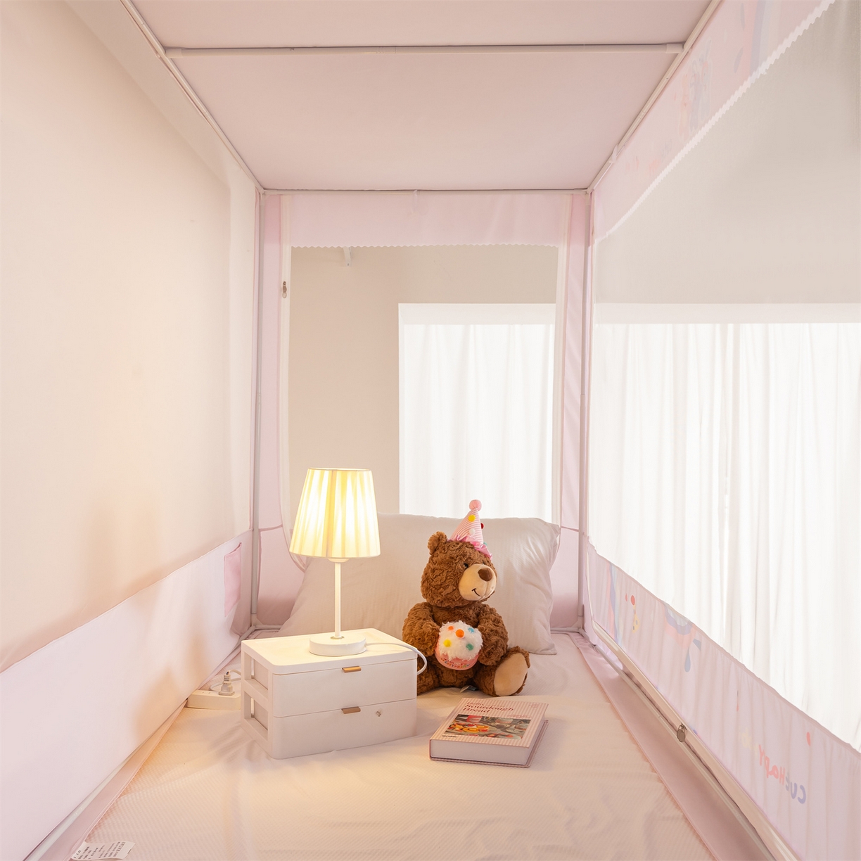 91家纺网 家纺一手货源 找家纺 新太阳蚊帐 2025新款A类子母款上下铺蚊帐 三只小兔