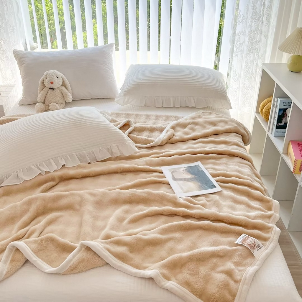 91家纺网 家纺一手货源 找家纺 （总）归属 2025新款290克牛奶绒泡泡毯包边款盖毯可跨境