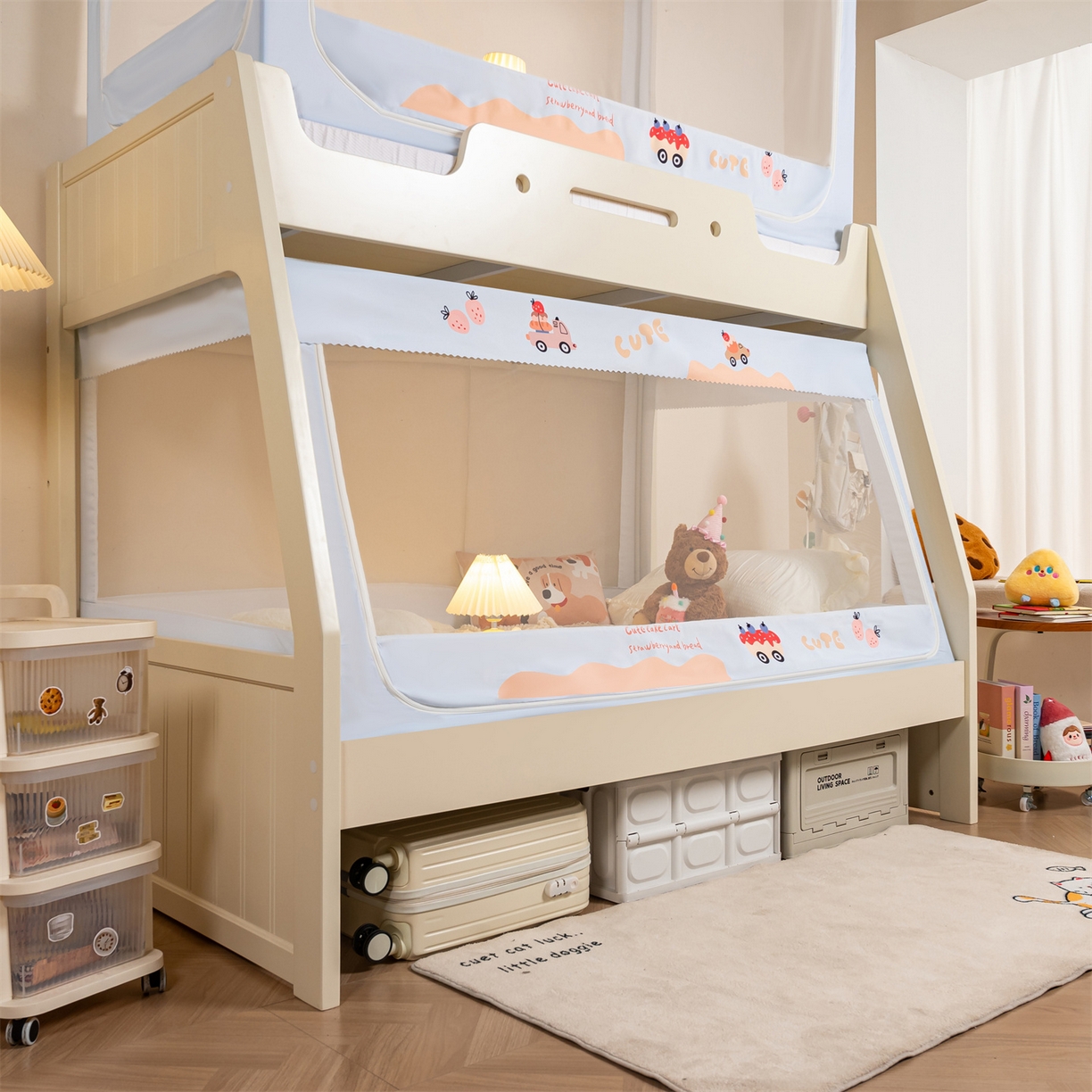 91家纺网 家纺一手货源 找家纺 新太阳蚊帐 2025新款A类子母款上下铺蚊帐 草莓运输队