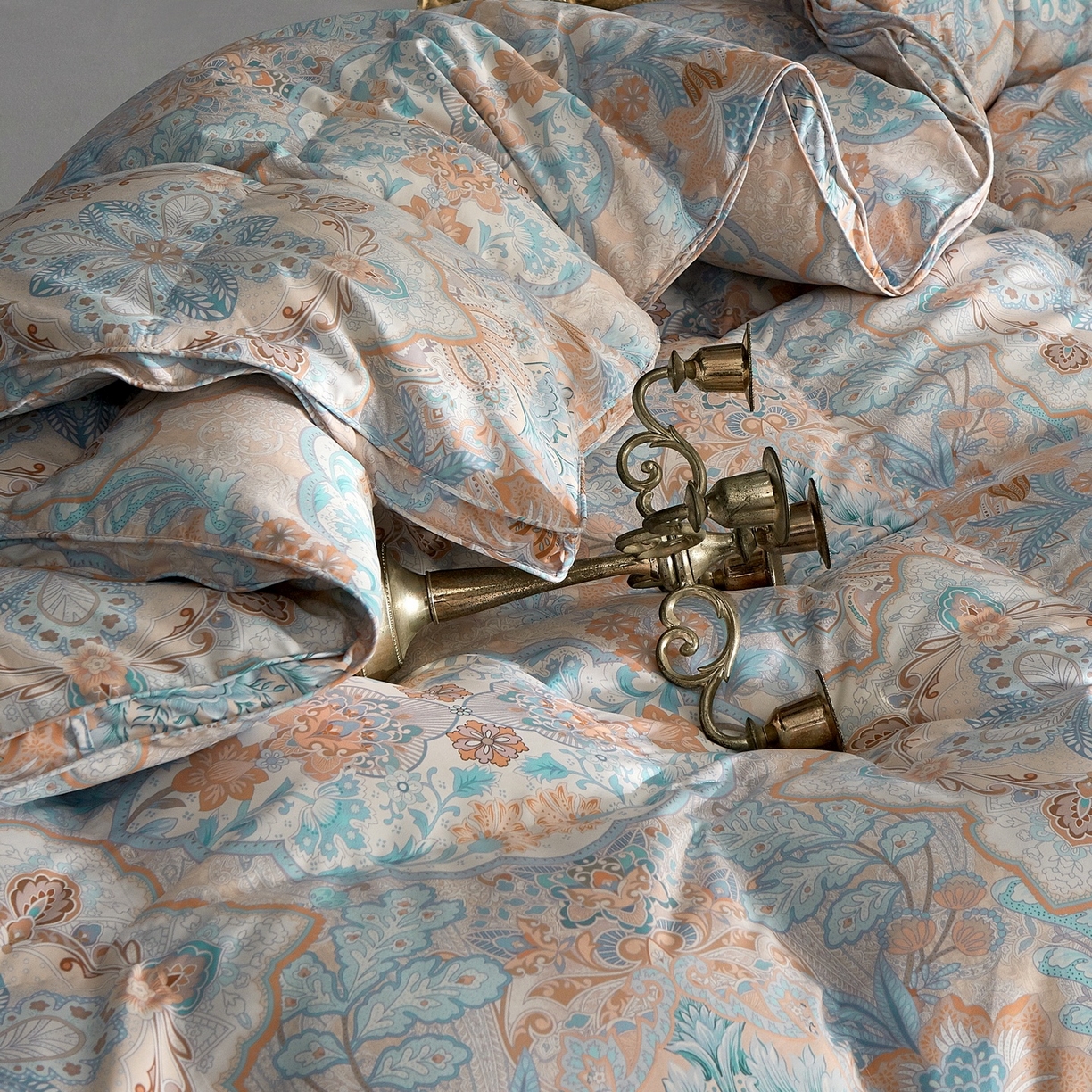 91家纺网 家纺一手货源 找家纺 织梦人羽绒工厂店 2025新款高蓬松羽绒被95鹅绒大牌同款花型 尊羽