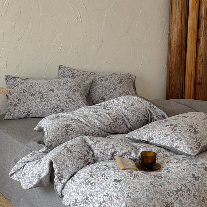 91家纺网 家纺一手货源 找家纺 于果 2025新款全棉纯棉色织提花四件套 春风里