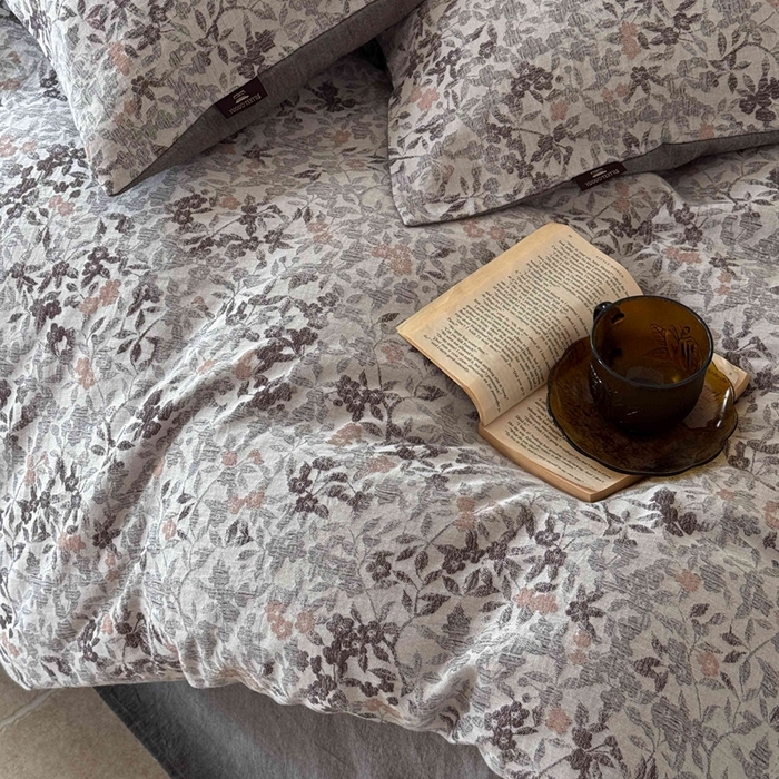 91家纺网 家纺一手货源 找家纺 于果 2025新款全棉纯棉色织提花四件套 春风里