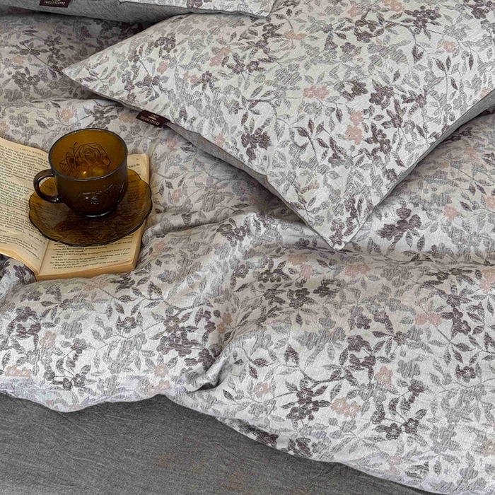 91家纺网 家纺一手货源 找家纺 于果 2025新款全棉纯棉色织提花四件套 春风里