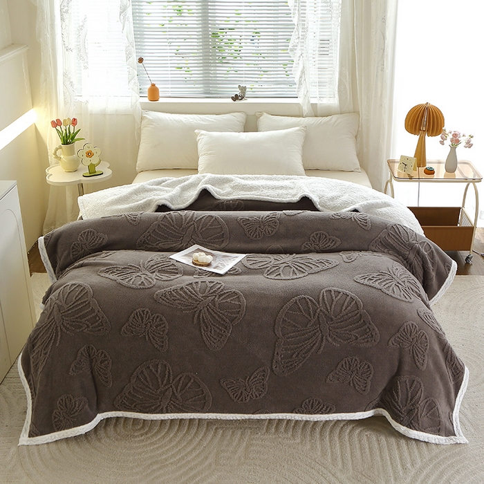 91家纺网 家纺一手货源 找家纺 （总）莱家富 2025新款加厚双层复合毯舒棉绒剪花毛毯