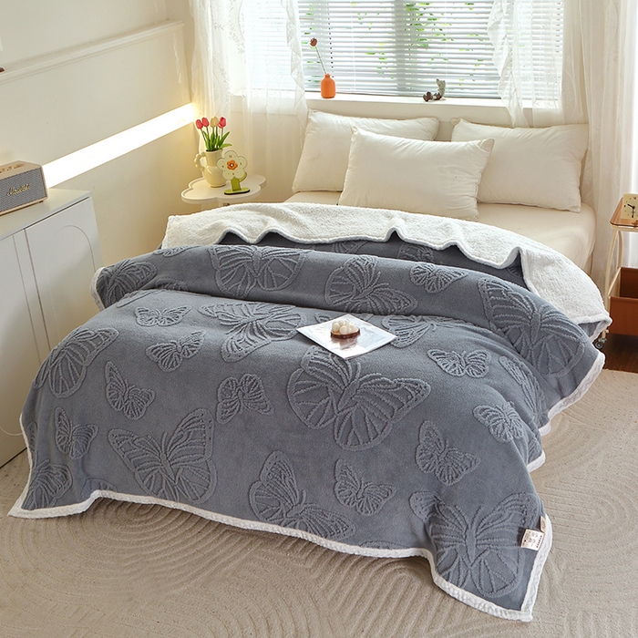 91家纺网 家纺一手货源 找家纺 莱家富 2026新款加厚双层复合毯舒棉绒剪花毛毯 兰色