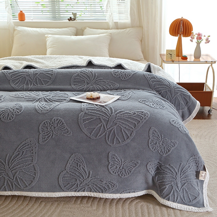 91家纺网 家纺一手货源 找家纺 莱家富 2026新款加厚双层复合毯舒棉绒剪花毛毯 兰色