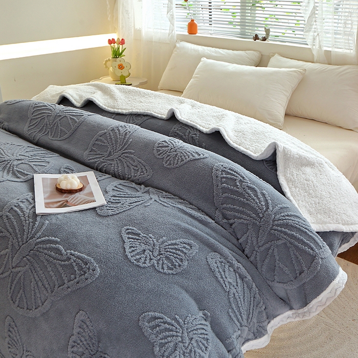 91家纺网 家纺一手货源 找家纺 莱家富 2026新款加厚双层复合毯舒棉绒剪花毛毯 兰色