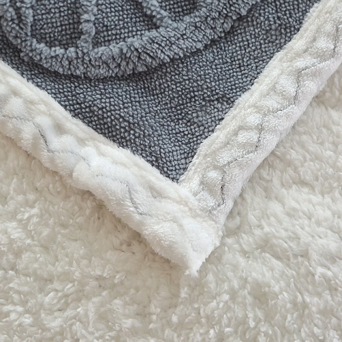 91家纺网 家纺一手货源 找家纺 莱家富 2026新款加厚双层复合毯舒棉绒剪花毛毯 兰色