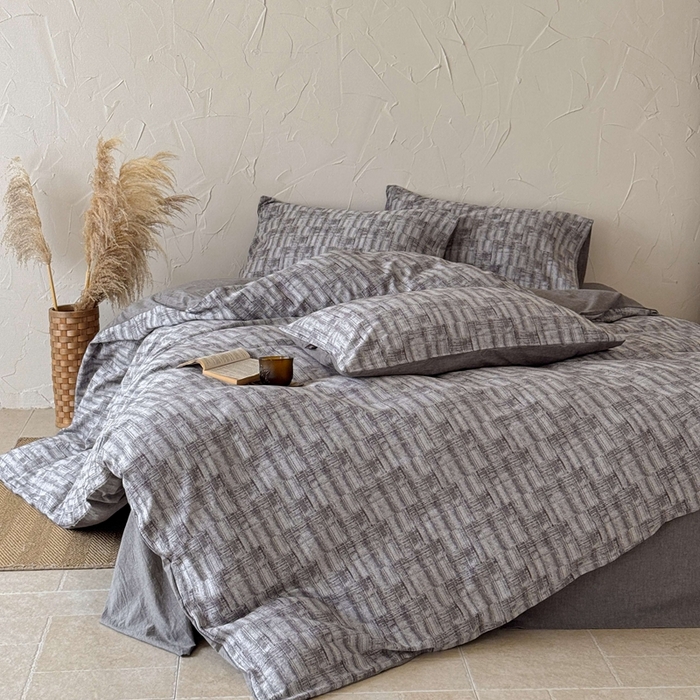 91家纺网 家纺一手货源 找家纺 于果 2025新款全棉纯棉色织提花四件套 迷城