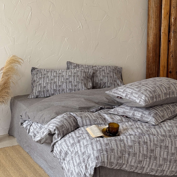 91家纺网 家纺一手货源 找家纺 于果 2025新款全棉纯棉色织提花四件套 迷城