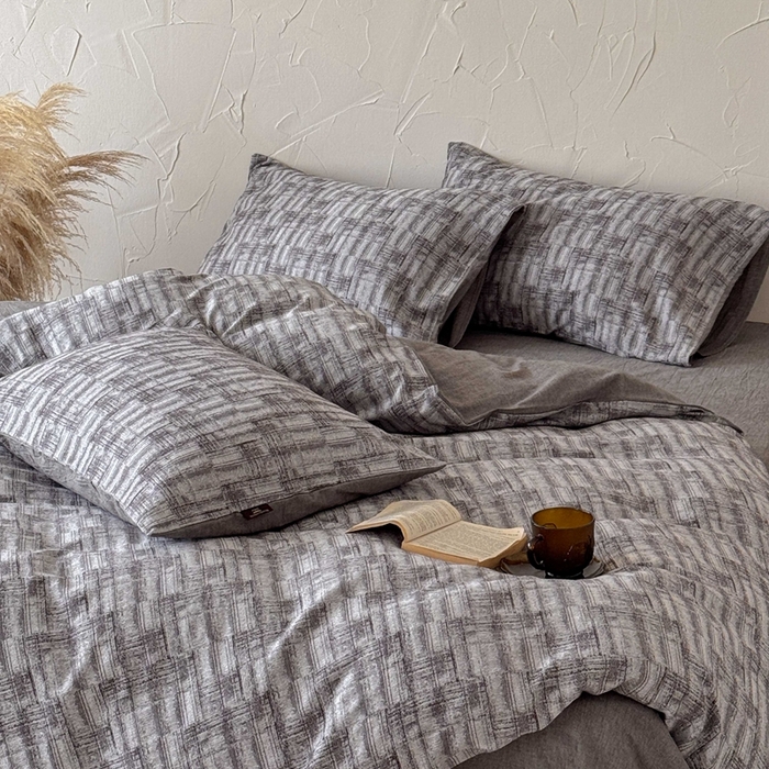 91家纺网 家纺一手货源 找家纺 于果 2025新款全棉纯棉色织提花四件套 迷城