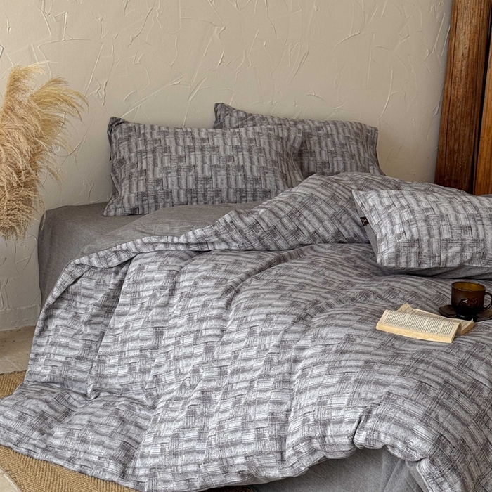 91家纺网 家纺一手货源 找家纺 于果 2025新款全棉纯棉色织提花四件套 迷城