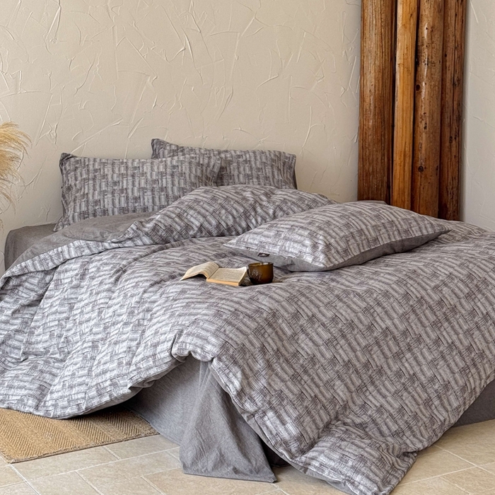 91家纺网 家纺一手货源 找家纺 于果 2025新款全棉纯棉色织提花四件套 迷城