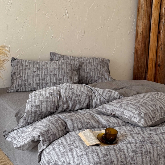 91家纺网 家纺一手货源 找家纺 于果 2025新款全棉纯棉色织提花四件套 迷城