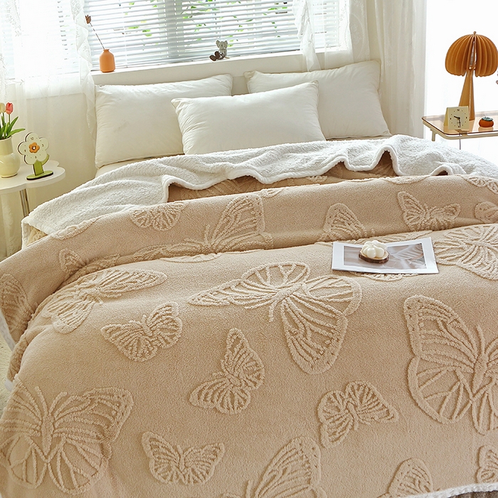 91家纺网 家纺一手货源 找家纺 莱家富 2026新款加厚双层复合毯舒棉绒剪花毛毯 米色