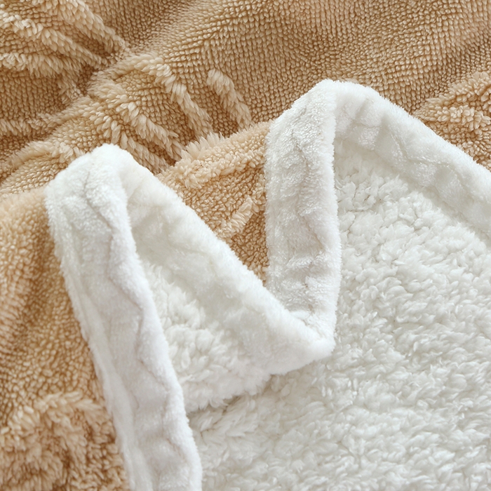 91家纺网 家纺一手货源 找家纺 莱家富 2026新款加厚双层复合毯舒棉绒剪花毛毯 米色