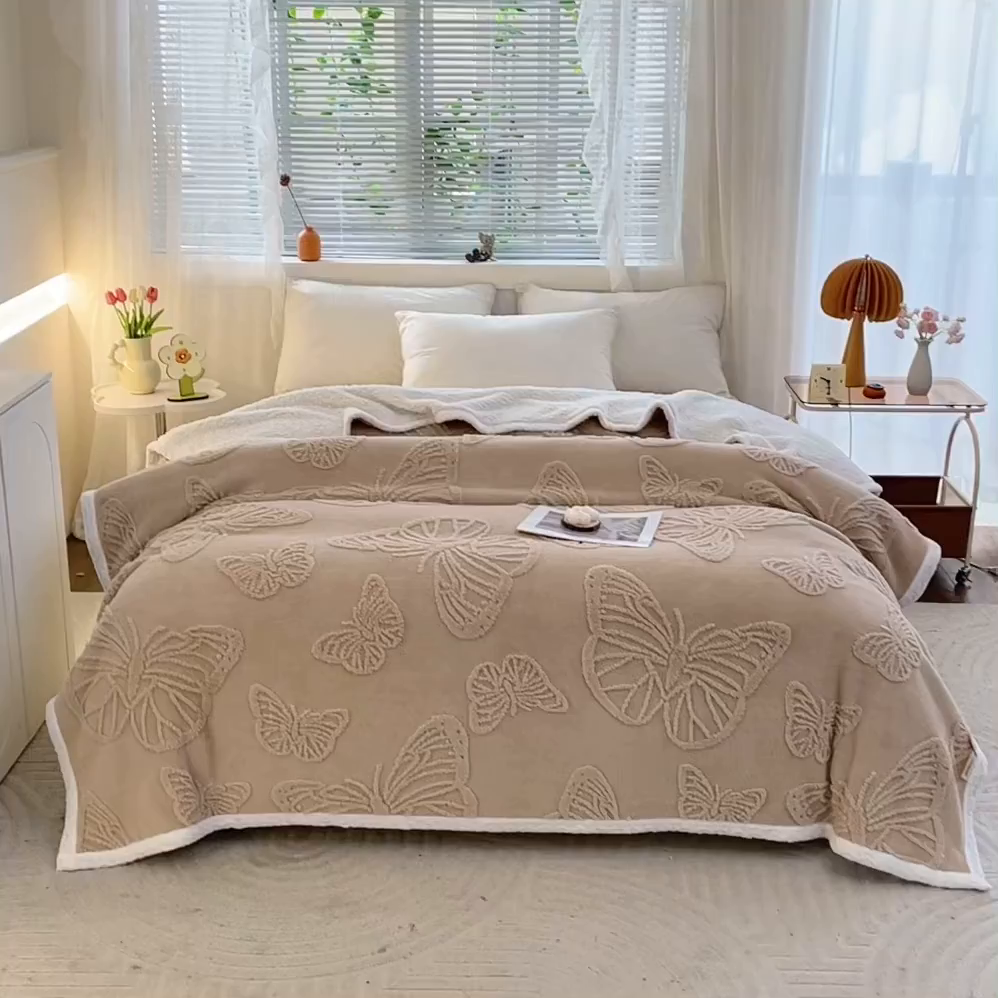 91家纺网 家纺一手货源 找家纺 莱家富 2026新款加厚双层复合毯舒棉绒剪花毛毯 米色