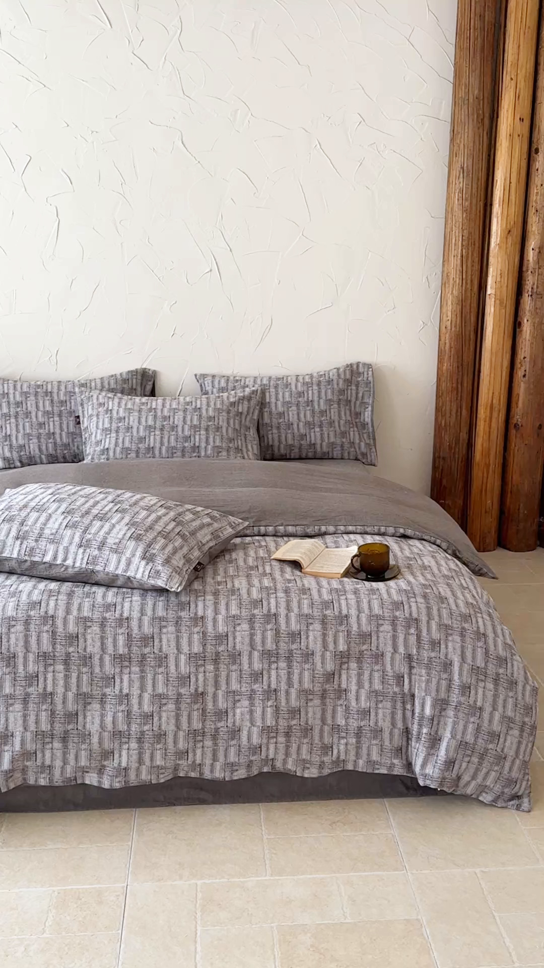 91家纺网 家纺一手货源 找家纺 于果 2025新款全棉纯棉色织提花四件套 迷城