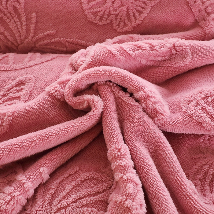91家纺网 家纺一手货源 找家纺 莱家富 2026新款加厚双层复合毯舒棉绒剪花毛毯 樱花粉