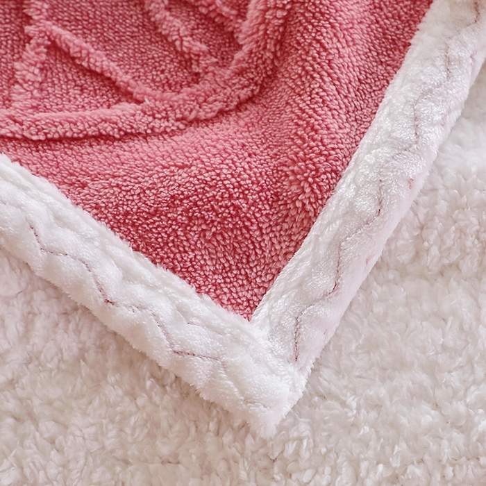 91家纺网 家纺一手货源 找家纺 莱家富 2026新款加厚双层复合毯舒棉绒剪花毛毯 樱花粉