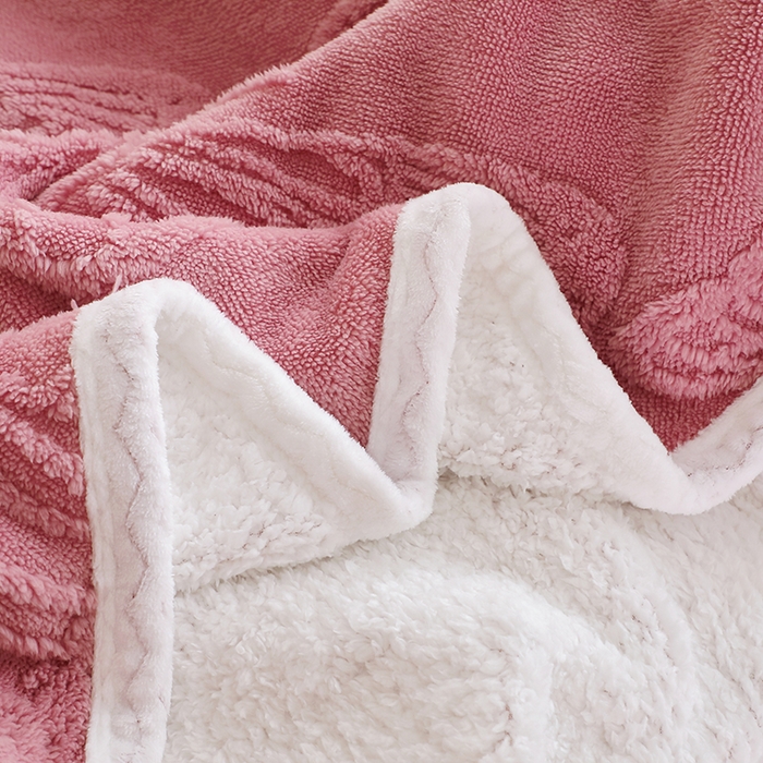 91家纺网 家纺一手货源 找家纺 莱家富 2026新款加厚双层复合毯舒棉绒剪花毛毯 樱花粉