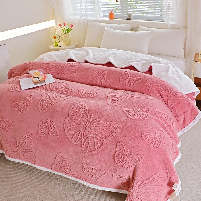 91家纺网 家纺一手货源 找家纺 莱家富 2026新款加厚双层复合毯舒棉绒剪花毛毯 樱花粉