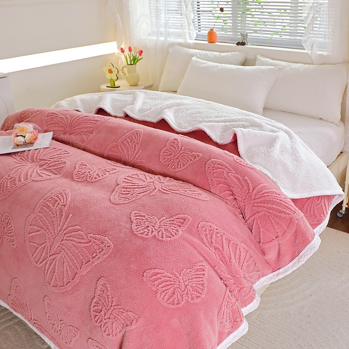 91家纺网 家纺一手货源 找家纺 莱家富 2026新款加厚双层复合毯舒棉绒剪花毛毯 樱花粉